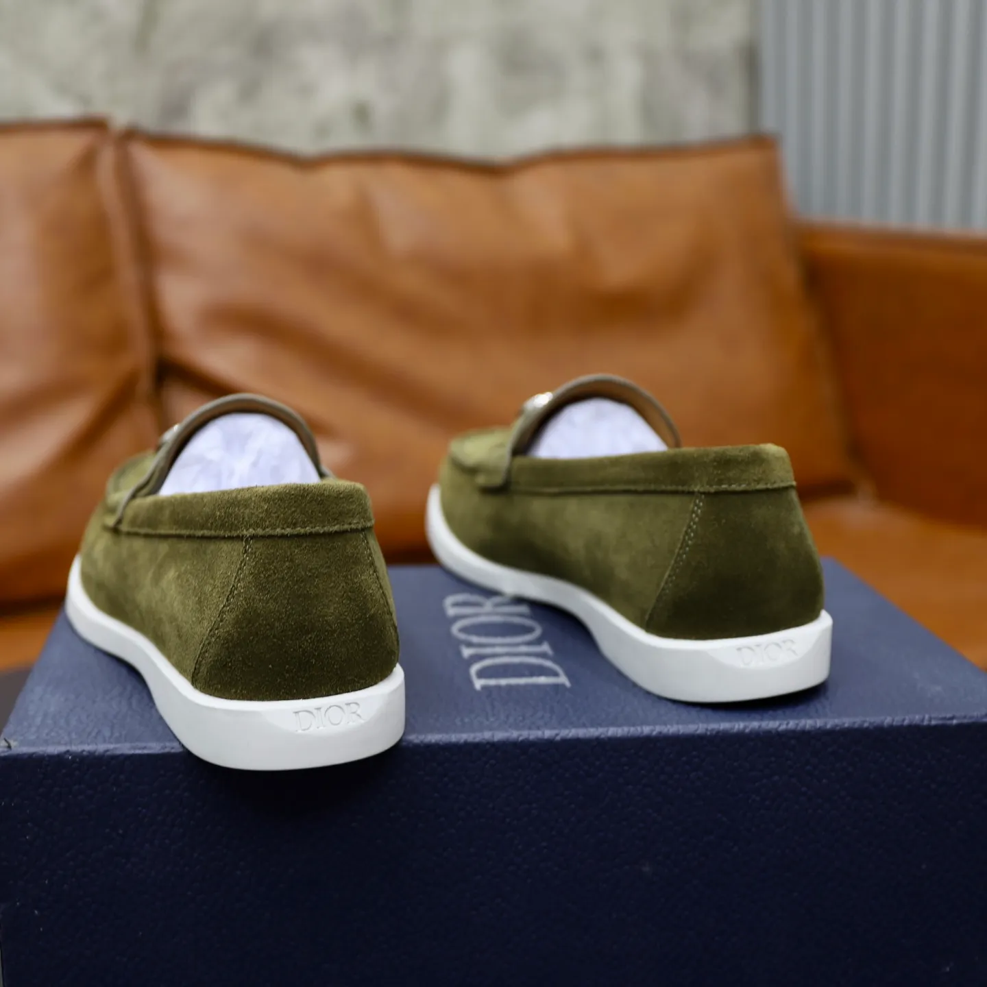Ex-factory price: 560🙅‍♂️🙅‍♂️🙅‍♂️ Brand: Dior DIOR Standard code: Men's code 38/44 (45 can be customized) Grade: Same as the official website Material: Original cowhide stitching, cowhide lining, original TPU wear-resistant soft outsole Style categories: Leisure and sports version, footwear for driving, young fashion, European and American trends, British style Color: actual picture color